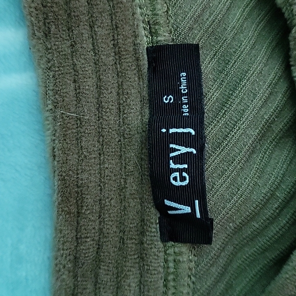 Corduroy Set - Picture 6 of 6